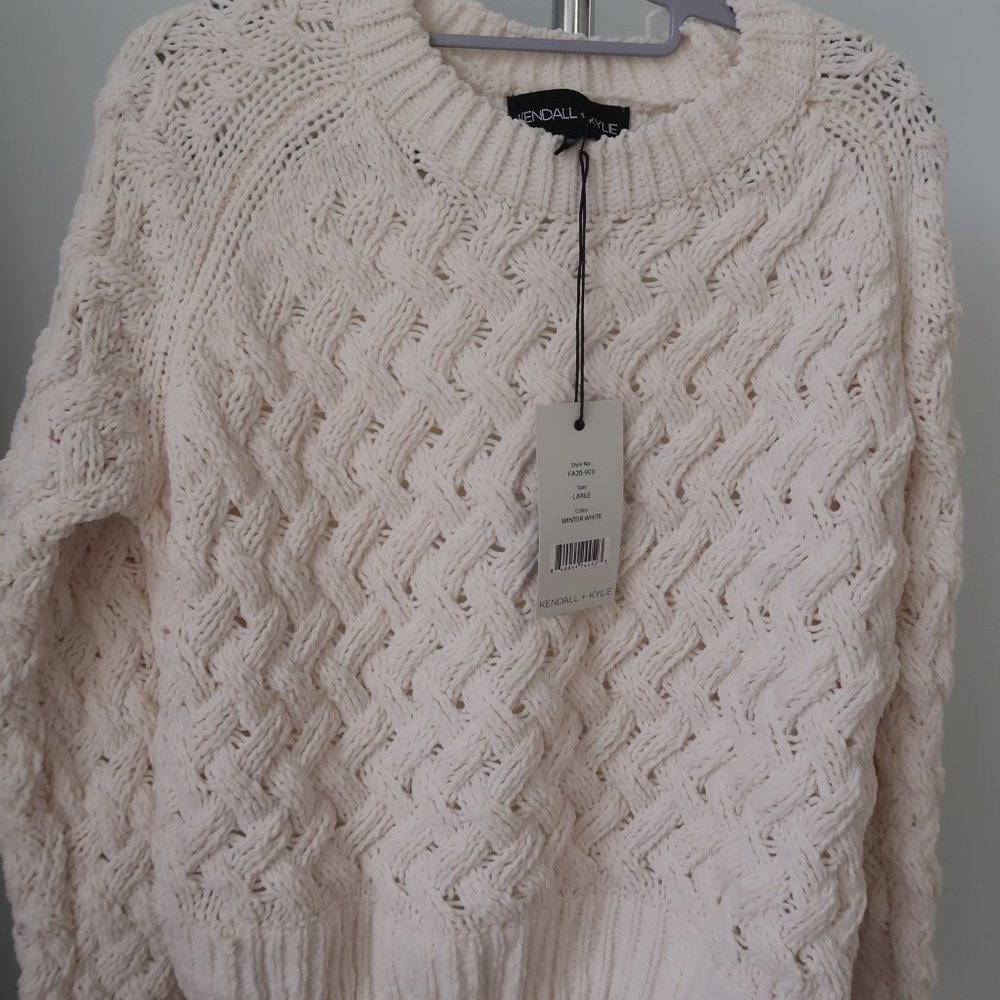 NWT || Kendall & Kylie Winter White Cropped Sweater - Large